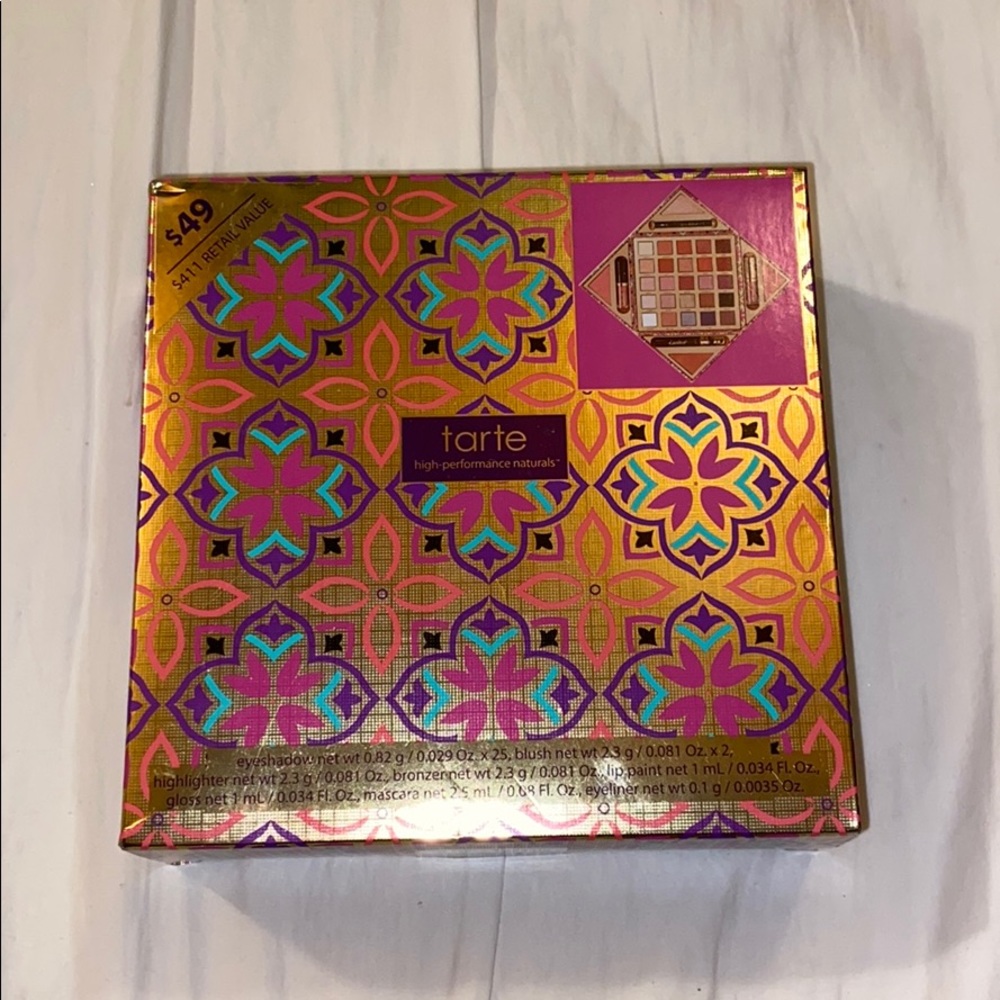 Another adorable Tarte makeup set!